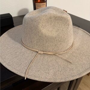 Universal Thread - Beige Women's Hat